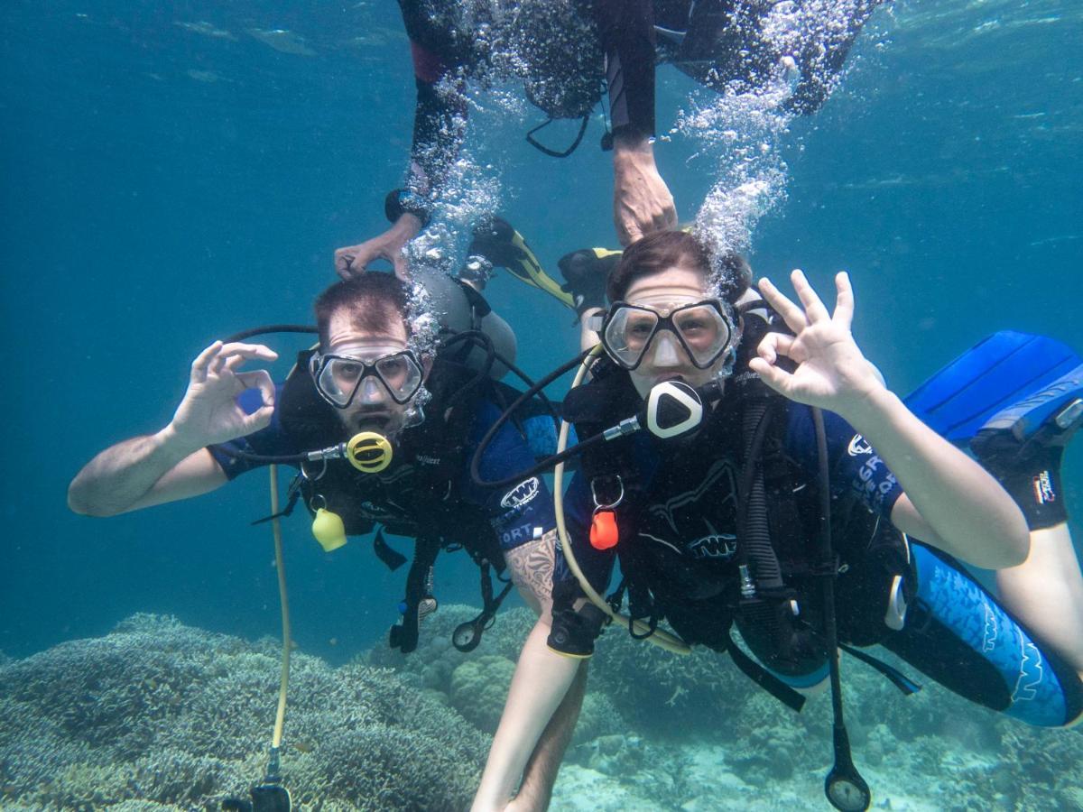 Alegria Dive Resort Exterior photo